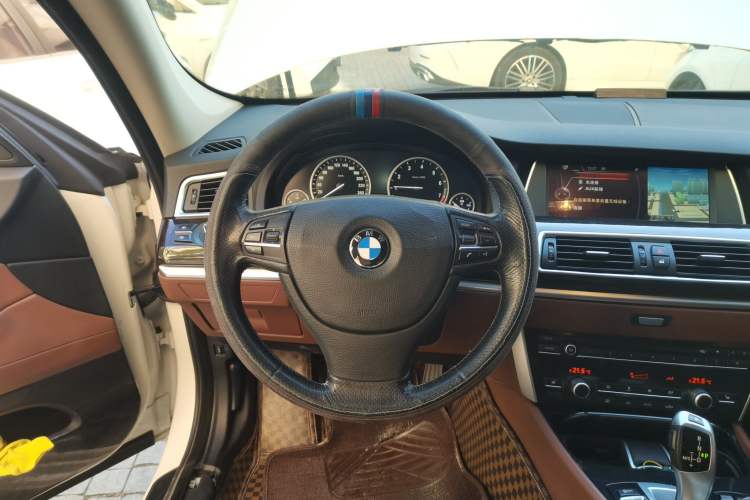 Used BMW 5 Series GT 2015 528i Leading Model Steering Wheel