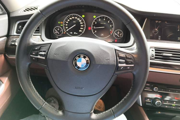 Used BMW 5 Series GT 2015 528i Luxury Edition Steering Wheel