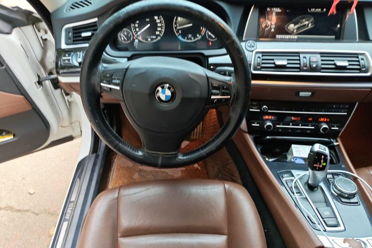 Used BMW 5 Series GT 2015 528i Leading Model Steering Wheel