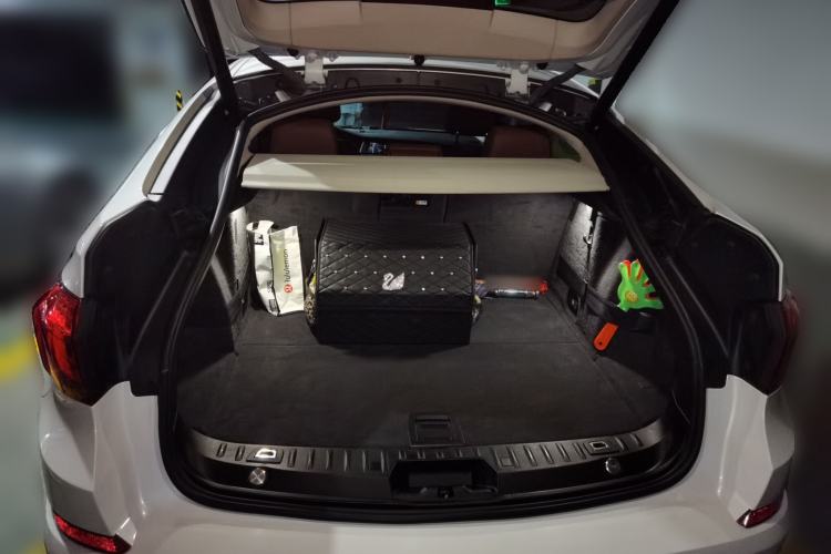Used BMW 5 Series GT 2015 528i Leading Model Trunk