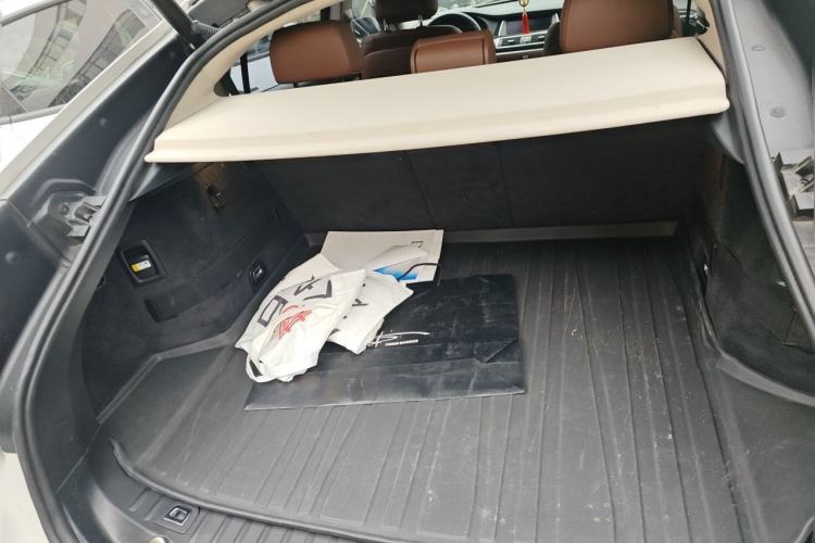 Used BMW 5 Series GT 2015 528i Leading Model Trunk