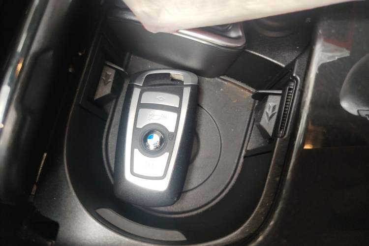Used BMW 5 Series GT 2015 528i Luxury Edition Vehicle Key