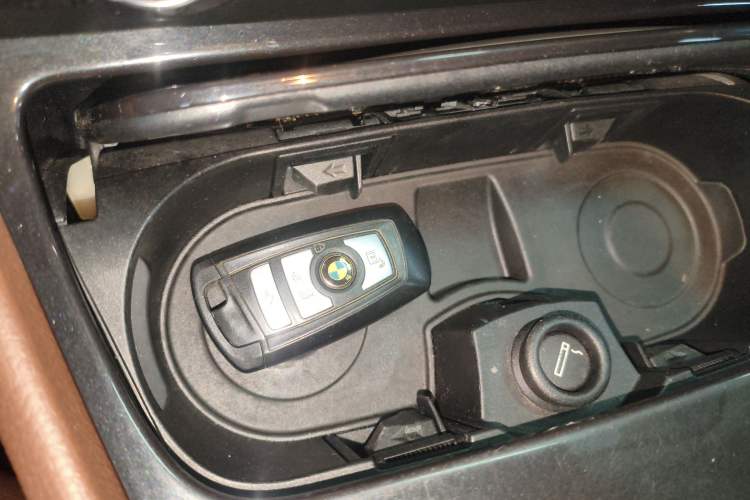 Used BMW 5 Series GT 2015 528i Leading Model Vehicle Key