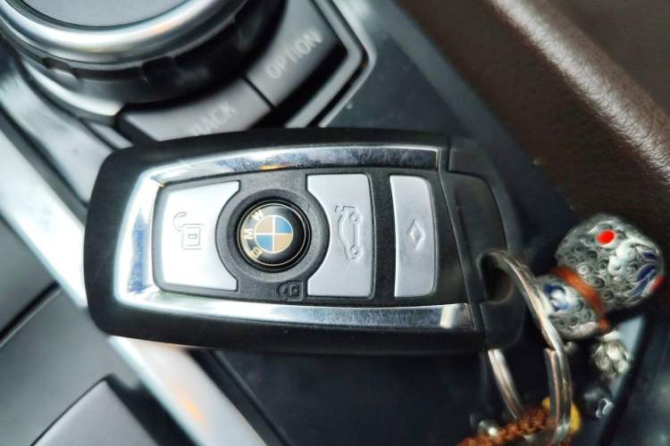Used BMW 5 Series GT 2015 528i Luxury Edition Vehicle Key