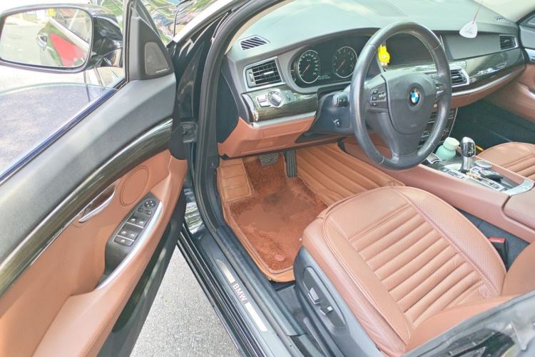 Used BMW 5 Series GT 2017 528i Leading Model Driver Seat