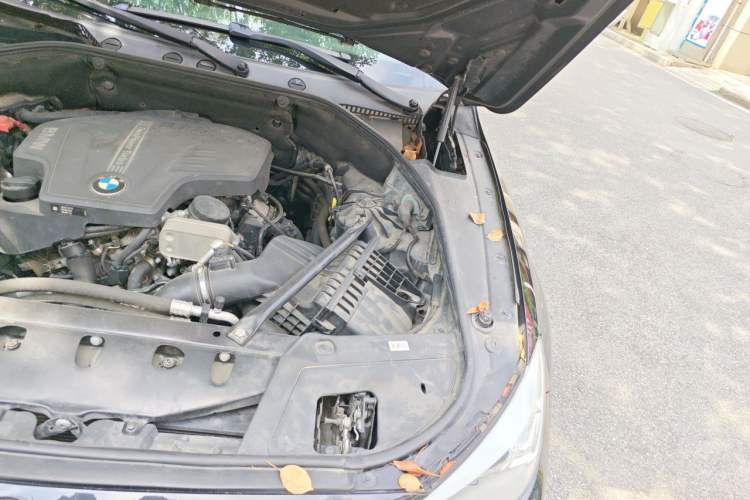 Used BMW 5 Series GT 2017 528i Leading Model Engine Bay Left