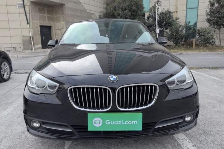 Used BMW 5 Series GT 2017 528i Leading Model Exterior 1