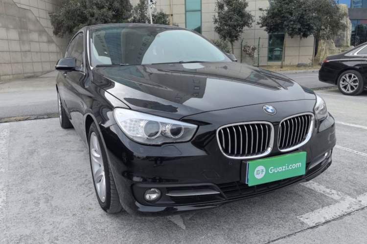 Used BMW 5 Series GT 2017 528i Leading Model Exterior 2