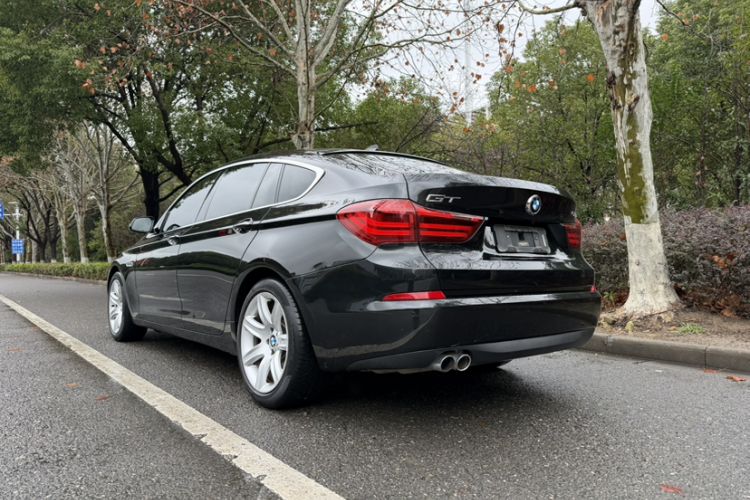 Used BMW 5 Series GT 2017 528i Leading Model Exterior 4