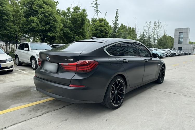 Used BMW 5 Series GT 2017 528i Leading Model Exterior 4