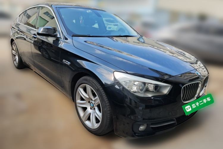 Used BMW 5 Series GT 2017 528i Leading Model Front Right 45 Deg