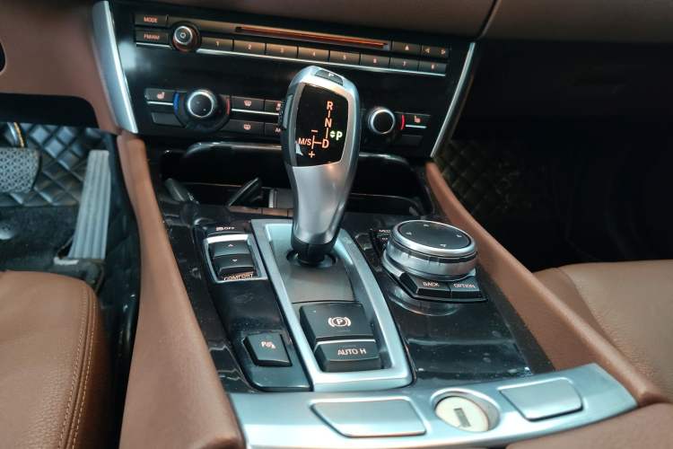 Used BMW 5 Series GT 2017 528i Leading Model Gear Lever