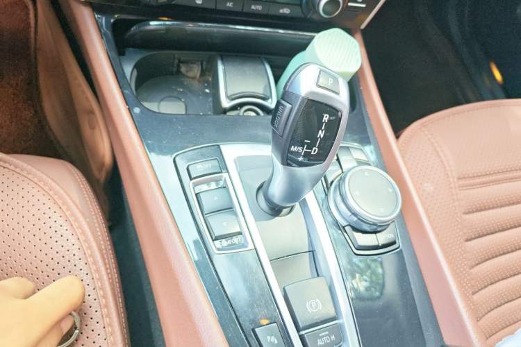 Used BMW 5 Series GT 2017 528i Leading Model Gear Lever