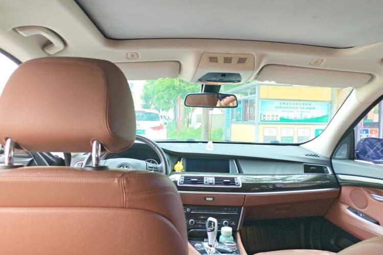 Used BMW 5 Series GT 2017 528i Leading Model Headliner