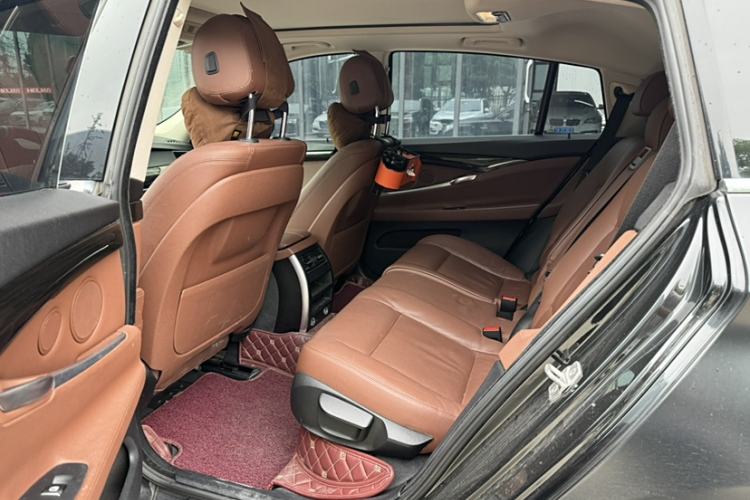 Used BMW 5 Series GT 2017 528i Leading Model Interior 2