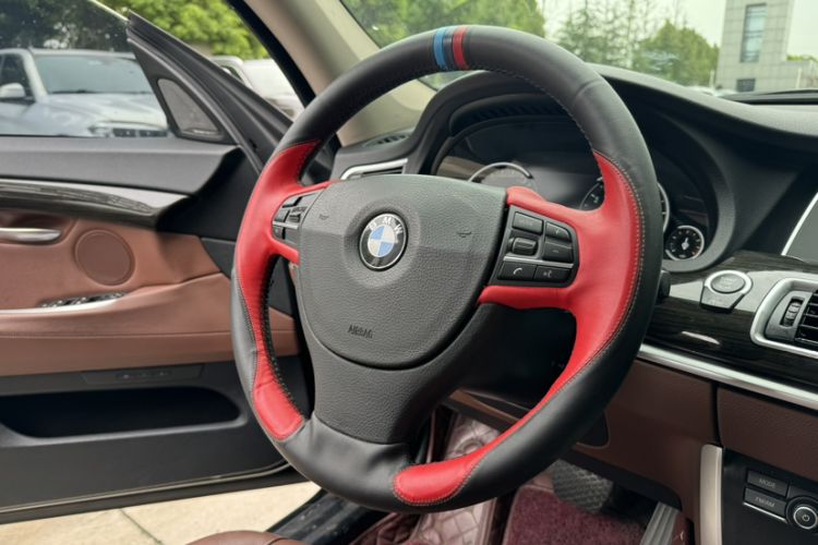 Used BMW 5 Series GT 2017 528i Leading Model Interior 4