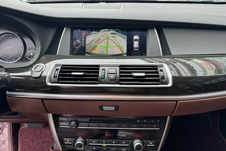 Used BMW 5 Series GT 2017 528i Leading Model Interior 9