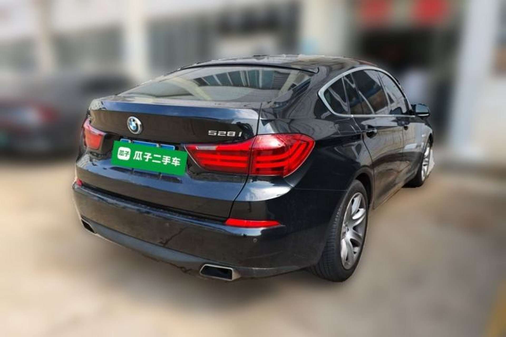 Used BMW 5 Series GT 2017 528i Leading Model Rear Right 45 Deg