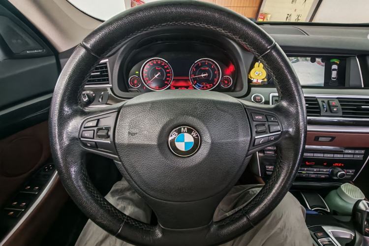 Used BMW 5 Series GT 2017 528i Leading Model Steering Wheel