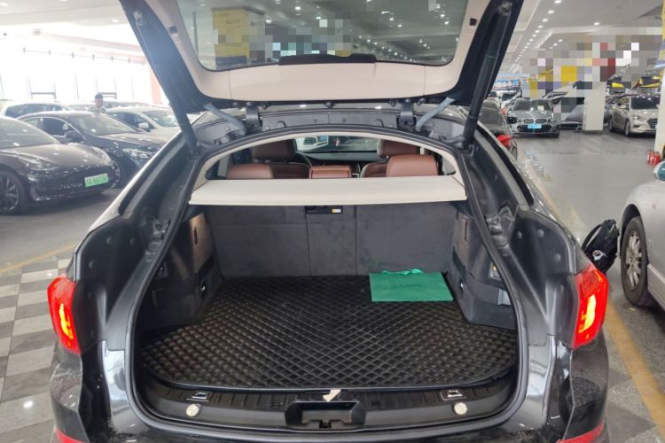 Used BMW 5 Series GT 2017 528i Leading Model Trunk