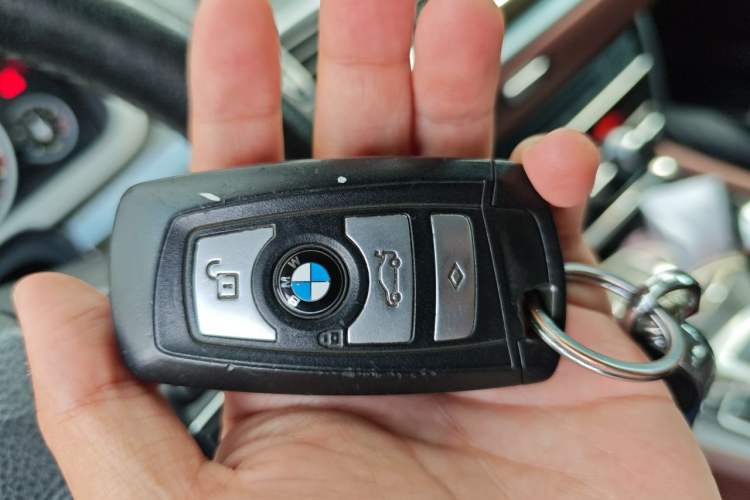 Used BMW 5 Series GT 2017 528i Leading Model Vehicle Key