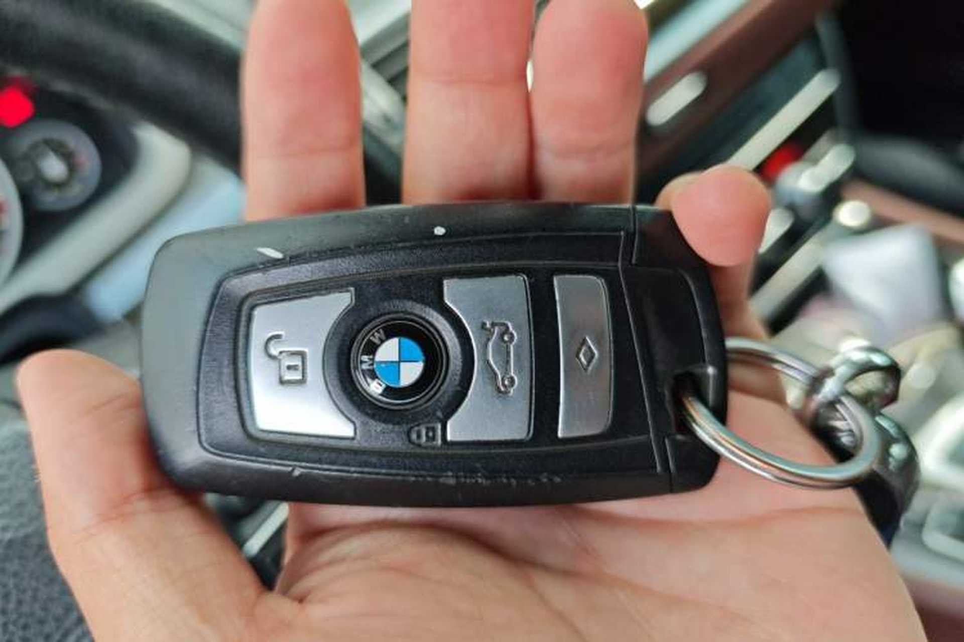 Used BMW 5 Series GT 2017 528i Leading Model Vehicle Key