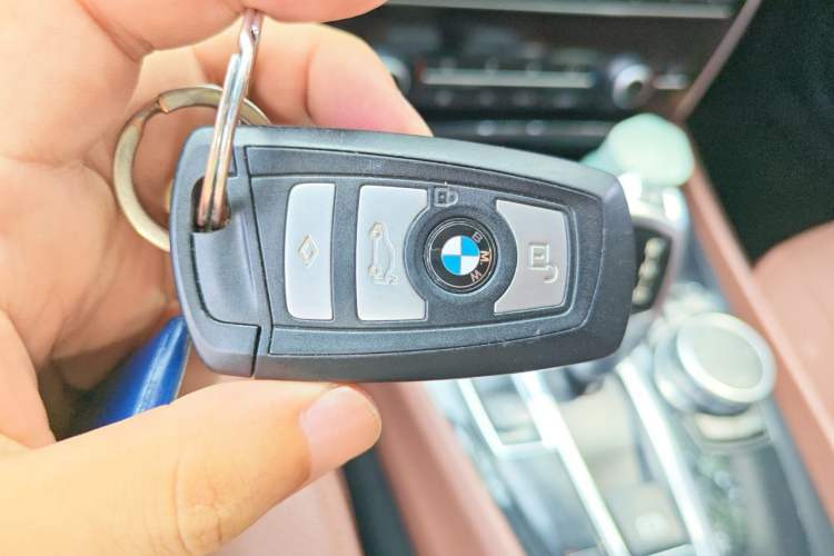 Used BMW 5 Series GT 2017 528i Leading Model Vehicle Key