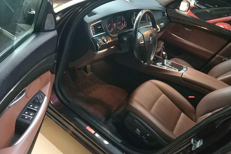 Used BMW 5 Series GT 2017 528i Leading Model Driver Seat