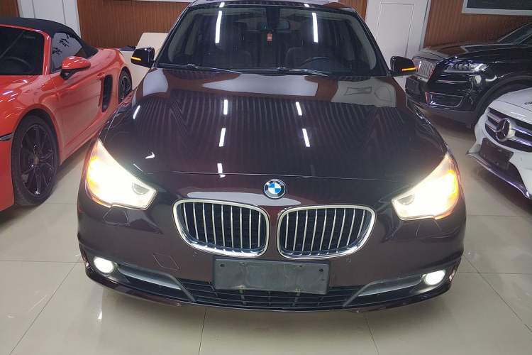 Used BMW 5 Series GT 2017 528i Leading Model Front