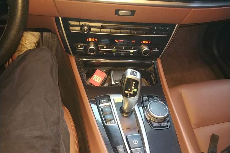Used BMW 5 Series GT 2017 528i Leading Model Gear Lever