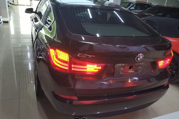 Used BMW 5 Series GT 2017 528i Leading Model Rear