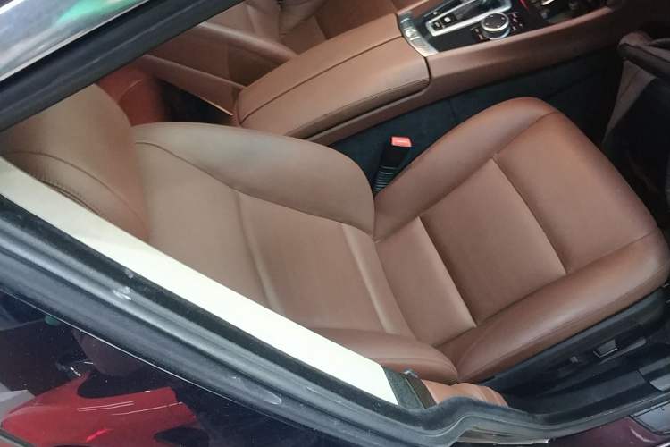 Used BMW 5 Series GT 2017 528i Leading Model Right Front Seat
