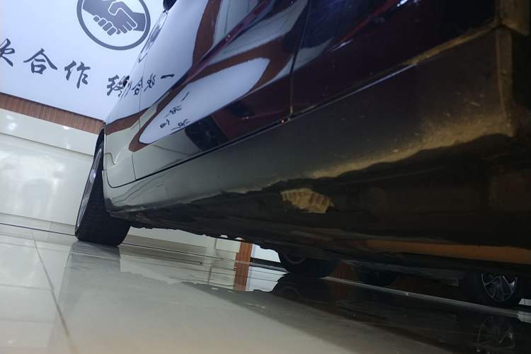 Used BMW 5 Series GT 2017 528i Leading Model Right Side Sill