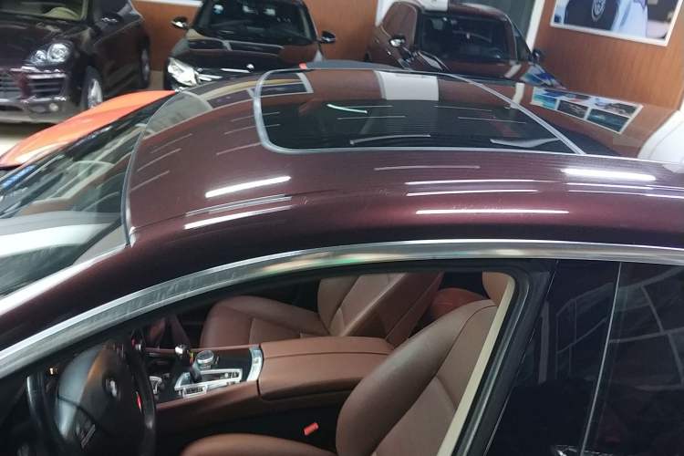 Used BMW 5 Series GT 2017 528i Leading Model Roof