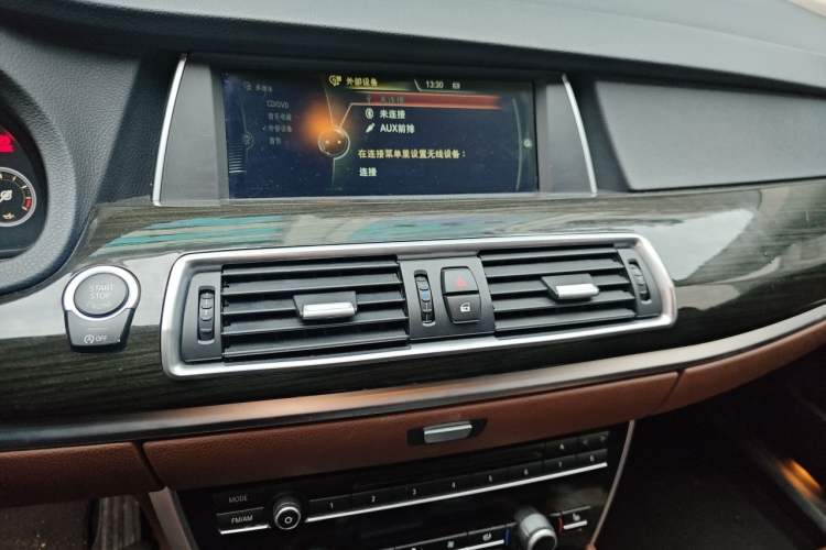 Used BMW 5 Series GT 2017 528i Leading Model Audio And AC Panel