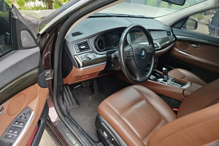 Used BMW 5 Series GT 2017 528i Leading Model Driver Seat
