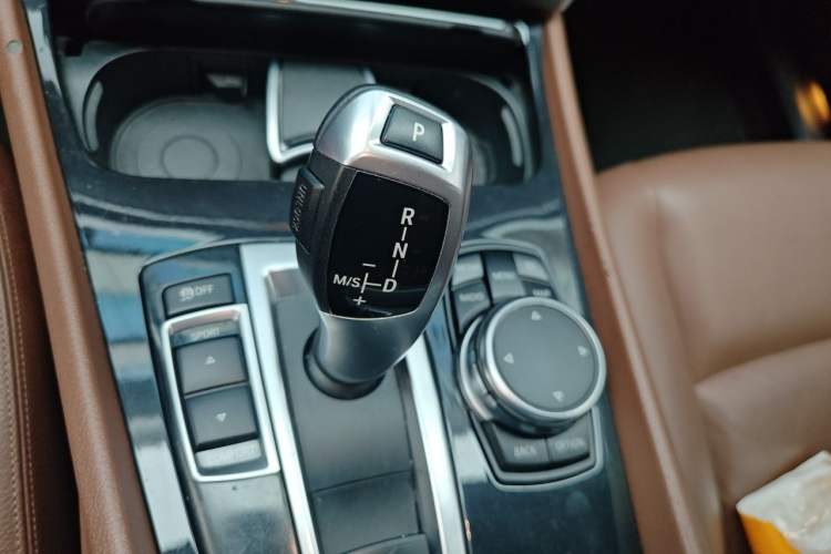 Used BMW 5 Series GT 2017 528i Leading Model Gear Lever