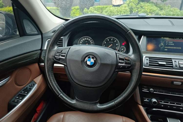 Used BMW 5 Series GT 2017 528i Leading Model Steering Wheel
