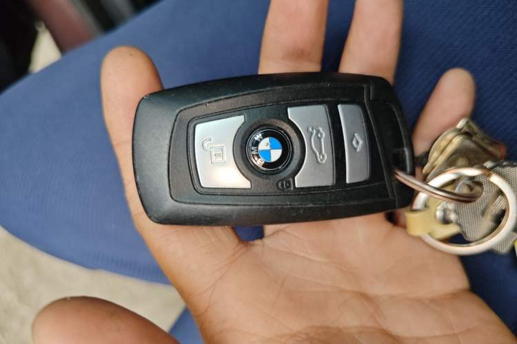Used BMW 5 Series GT 2017 528i Leading Model Vehicle Key