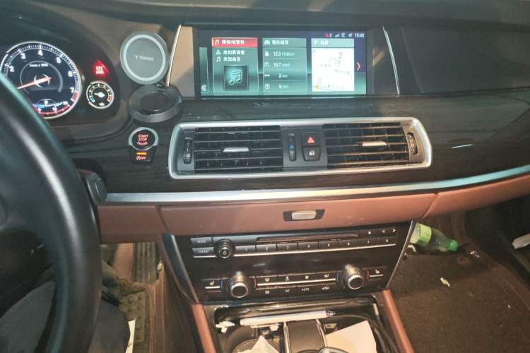 Used BMW 5 Series GT 2017 528i Leading Model Audio And AC Panel