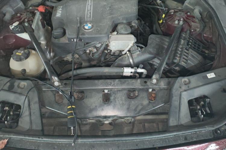Used BMW 5 Series GT 2017 528i Leading Model Engine Bay