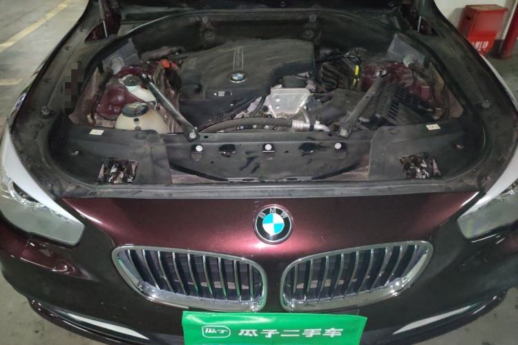 Used BMW 5 Series GT 2017 528i Leading Model Engine Bay