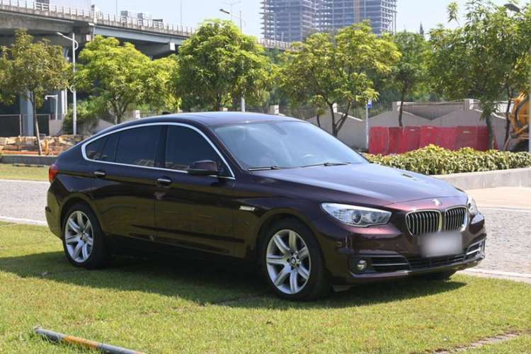 Used BMW 5 Series GT 2017 528i Leading Model Exterior 4