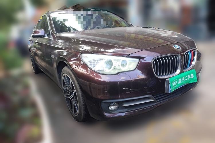 Used BMW 5 Series GT 2017 528i Leading Model Front Right 45 Deg