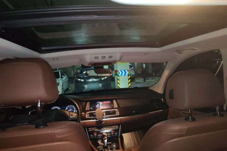 Used BMW 5 Series GT 2017 528i Leading Model Headliner