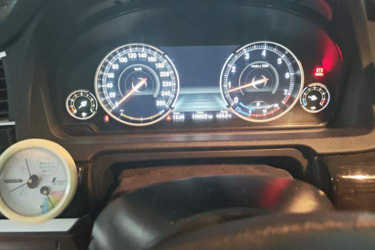Used BMW 5 Series GT 2017 528i Leading Model Odometer Close Up