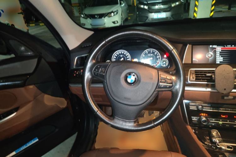 Used BMW 5 Series GT 2017 528i Leading Model Steering Wheel