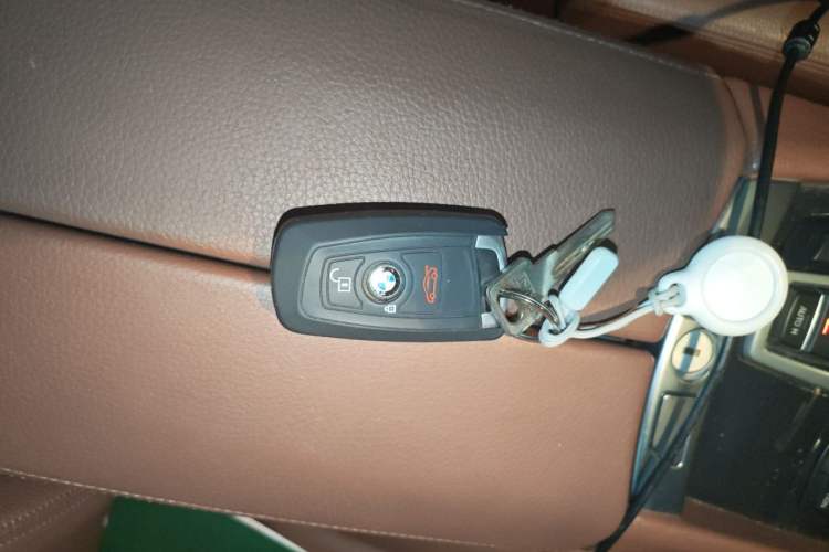 Used BMW 5 Series GT 2017 528i Leading Model Vehicle Key
