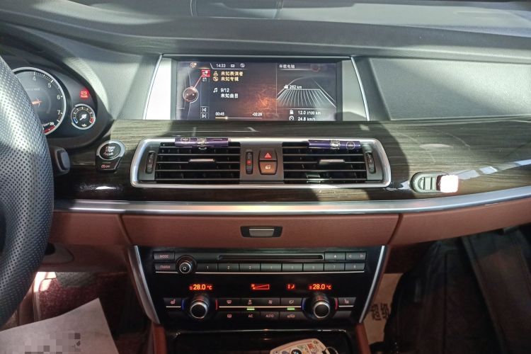Used BMW 5 Series GT 2017 528i Leading Model Audio And AC Panel