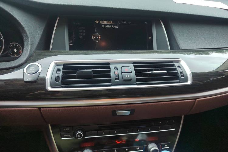 Used BMW 5 Series GT 2017 528i Leading Model Audio And AC Panel